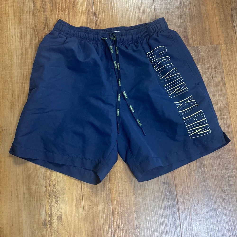 Calvin Klein navy blue & neon yellow swim shorts swim trunks size small
